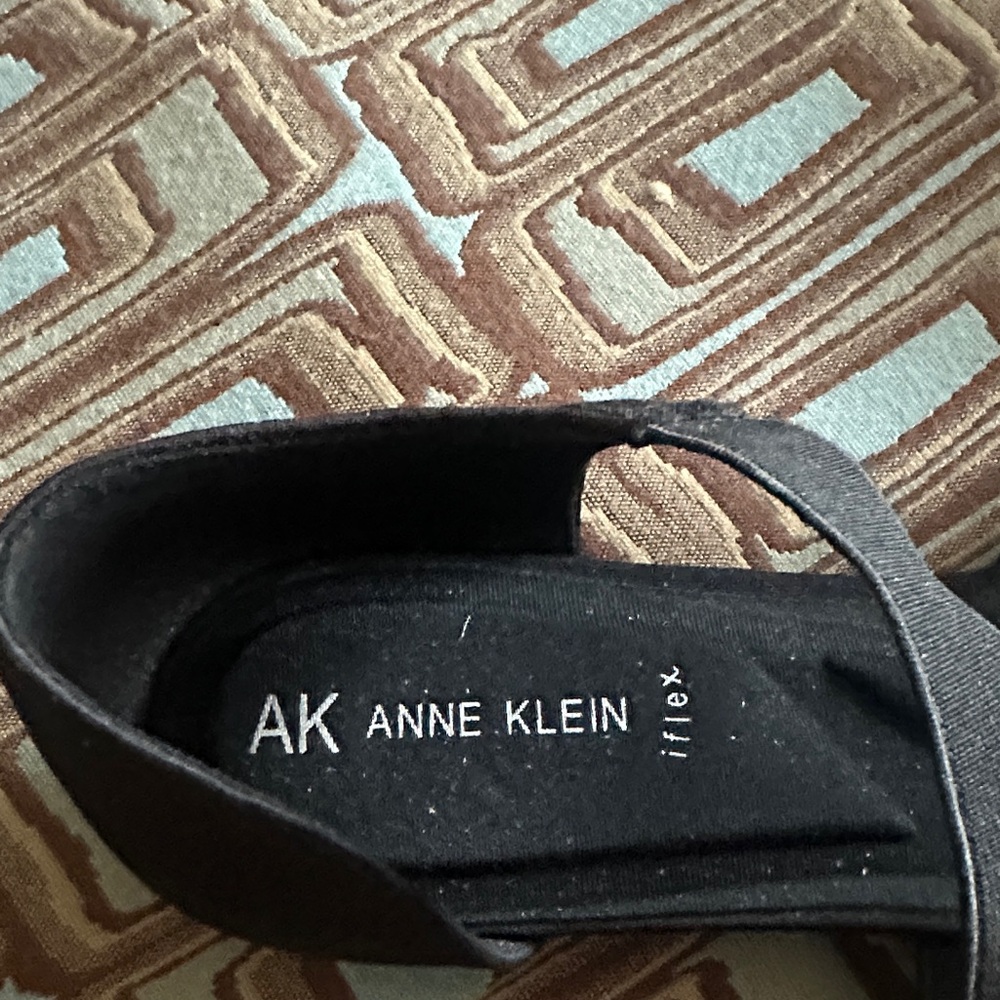 Anne Klein Elegant Black Women's Shoes - Picture 3 of 4